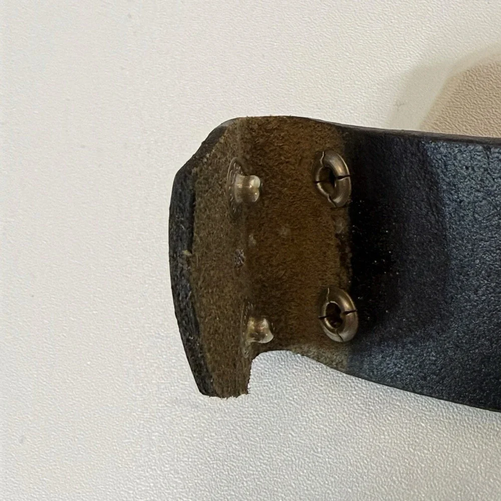 Levi's Black Genuine Leather Size 32 Mens Belt Without Buckle
